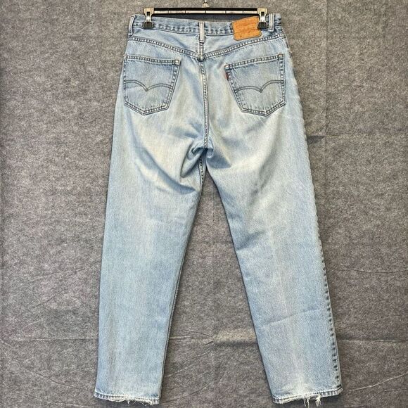 Levi's Jeans Men's‎ Size 35 x 34 Blue Denim Straight Leg High-Rise Light Wash - Picture 10 of 16